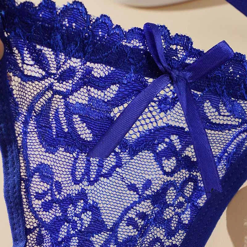 Lace Low-Rise Comfort Thong